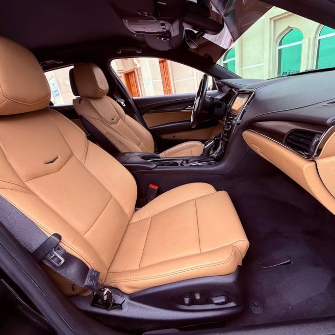 Подержанный Cadillac ATS I Рестайлинг, 3.6 л, 2014 в Шардже от Sarmad Cars Черный цвет. Other | AUTO.AE