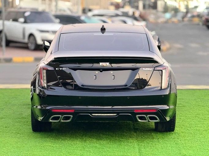 Подержанный Cadillac CT5-V I, 3.0 л, 2021 в Шардже от Hayan Alkhudari Used Cars Черный цвет. GCC | AUTO.AE