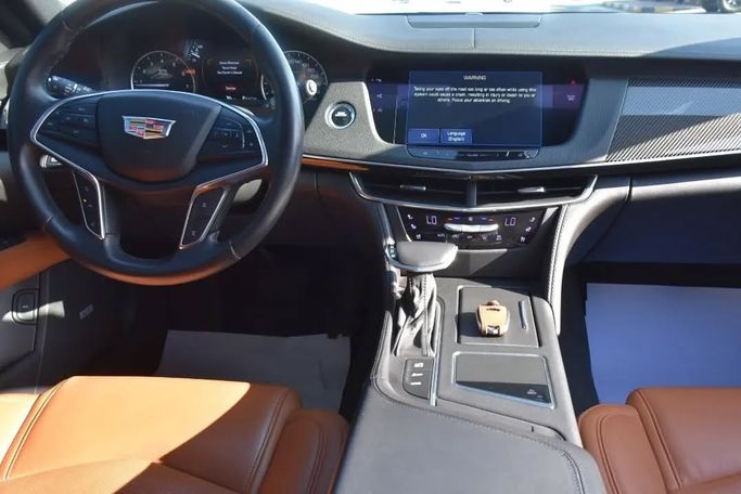 Подержанный Cadillac CT6 I, 3.6 л, 2017 в Шардже от Alfaris Used Cars Белый цвет. Other | AUTO.AE