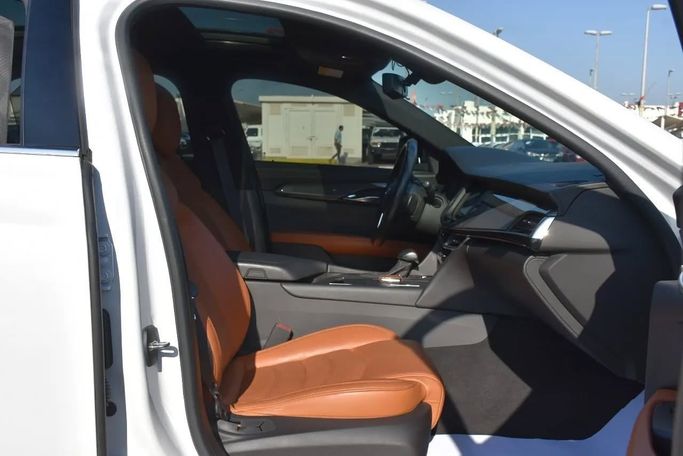 Подержанный Cadillac CT6 I, 3.6 л, 2017 в Шардже от Alfaris Used Cars Белый цвет. Other | AUTO.AE