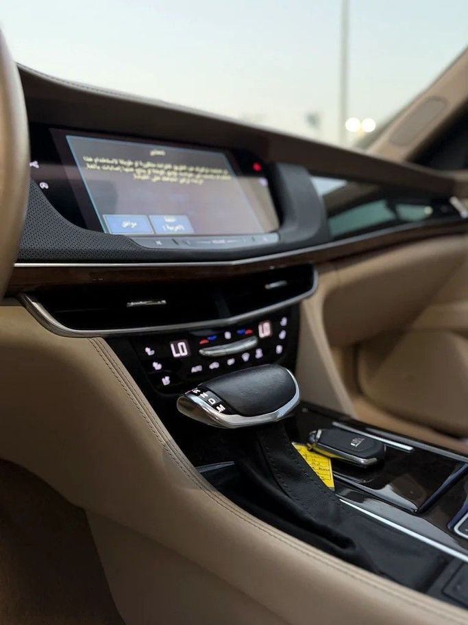 Подержанный Cadillac CT6 I, 3.0 л, 2017 в Шардже от Al Fakhamah Used Cars Белый цвет. GCC | AUTO.AE