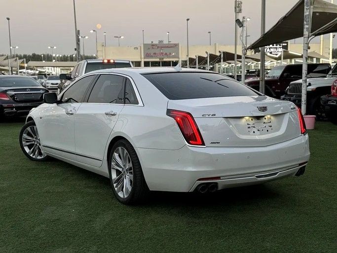 Подержанный Cadillac CT6 I, 3.0 л, 2017 в Шардже от Al Fakhamah Used Cars Белый цвет. GCC | AUTO.AE