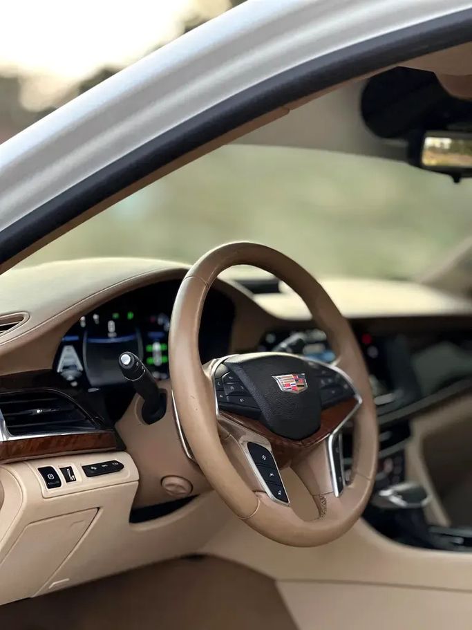 مستعملة Cadillac CT6 I، 3.0 لتر، 2017 في الإمارات، الشارقة من Rebou Alfakhama، اللون أبيض. مواصفات الخليج | AUTO.AE | إعلان #295725 — صورة 11 من 16