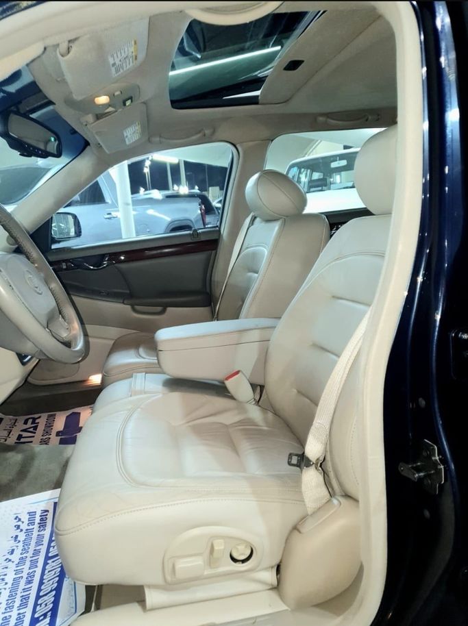 Подержанный Cadillac DeVille VIII, 4.6 л, 2002 в Шардже от Ishtar Used Cars Синий цвет. Other | AUTO.AE