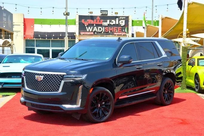 Подержанный Cadillac Escalade V, 6.2 л, 2022 в Шардже от Wadishee Used Cars Черный цвет. Американская | AUTO.AE