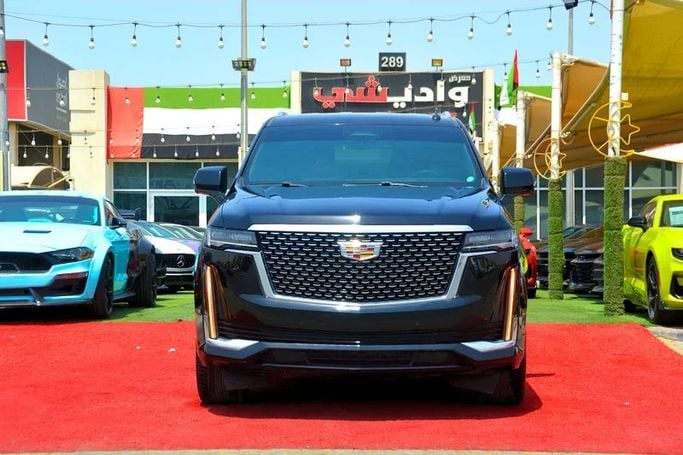 Подержанный Cadillac Escalade V, 6.2 л, 2022 в Шардже от Wadishee Used Cars Черный цвет. Американская | AUTO.AE