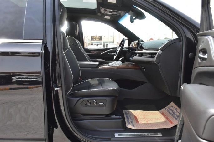 Used Cadillac Escalade V, 6.2 l, 2021 in Sharjah by Alfaris Used Cars, Black color. Other | AUTO.AE