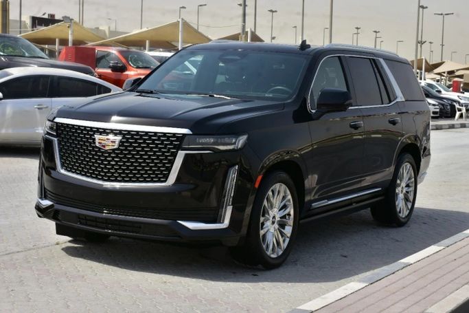 Подержанный Cadillac Escalade V, 6.2 л, 2023 в Шардже от Alfaris Used Cars Черный цвет. Other | AUTO.AE
