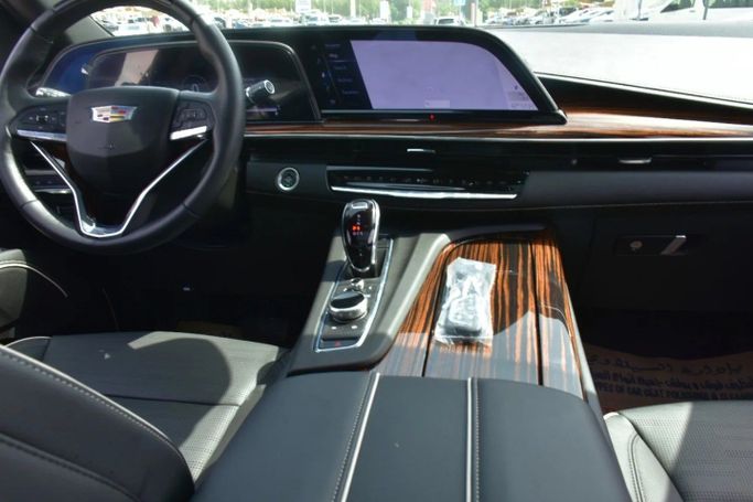 Подержанный Cadillac Escalade V, 6.2 л, 2023 в Шардже от Alfaris Used Cars Черный цвет. Other | AUTO.AE