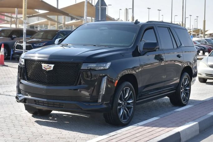 Подержанный Cadillac Escalade V, 6.2 л, 2023 в Шардже от Alfaris Used Cars Черный цвет. Other | AUTO.AE