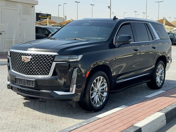 Подержанный Cadillac Escalade V, 6.2 л, 2021 в Шардже от Alfaris Used Cars Черный цвет. Other | AUTO.AE