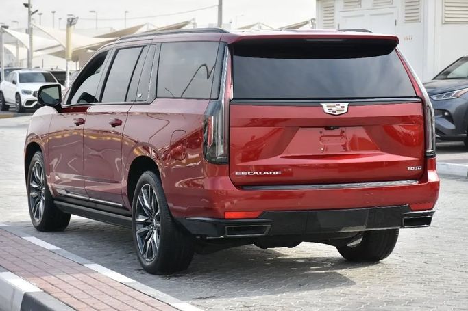 Подержанный Cadillac Escalade ESV V, 3.0 л, 2022 в Шардже от Alfaris Used Cars Красный цвет. Other | AUTO.AE