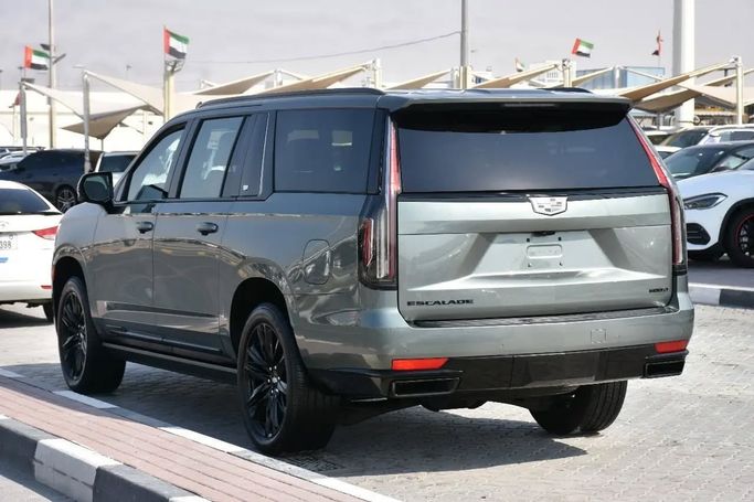 Used Cadillac Escalade ESV V, 6.2 l, 2023 in Sharjah by Alfaris Used Cars, Green color. Other | AUTO.AE
