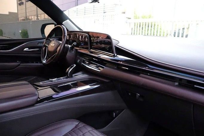 Used Cadillac Escalade V, 6.2 l, 2022 in Sharjah by Al Rukin Al Saudi, Black color. GCC Specs | AUTO.AE