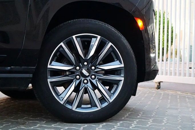 Used Cadillac Escalade V, 6.2 l, 2022 in Sharjah by Al Rukin Al Saudi, Black color. GCC Specs | AUTO.AE