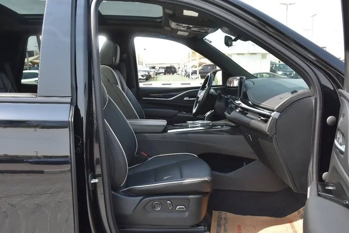 Used Cadillac Escalade V, 6.2 l, 2021 in Sharjah by Alfaris Used Cars, Black color. Other | AUTO.AE