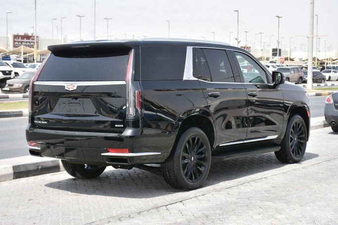 Подержанный Cadillac Escalade V, 6.2 л, 2023 в Шардже от Alfaris Used Cars Черный цвет. Other | AUTO.AE