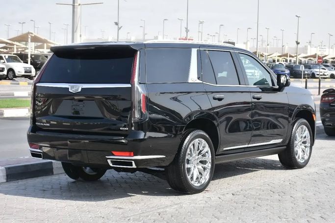Подержанный Cadillac Escalade V, 6.2 л, 2023 в Шардже от Alfaris Used Cars Черный цвет. Other | AUTO.AE