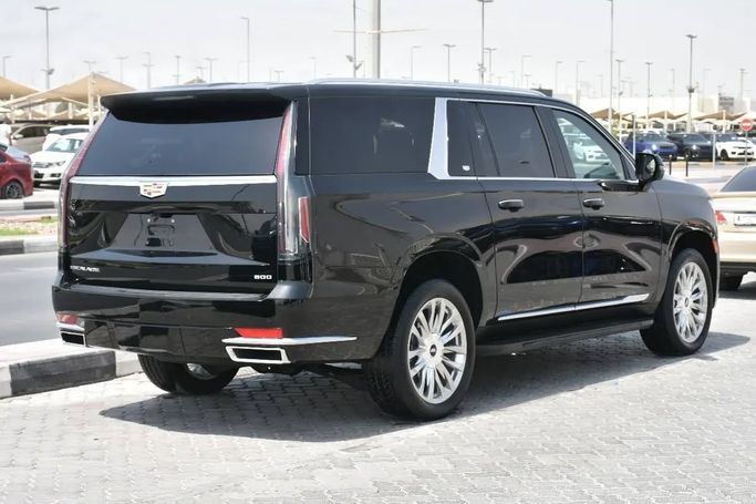 Подержанный Cadillac Escalade ESV V, 6.2 л, 2022 в Шардже от Alfaris Used Cars Черный цвет. Other | AUTO.AE