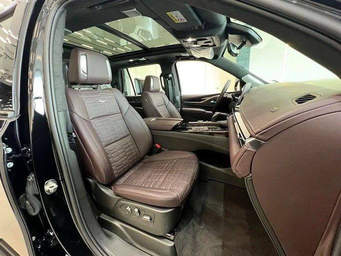 Новый Cadillac Escalade V, 6.2 л, 2024 в Шардже от First Choice Cars Черный цвет. GCC | AUTO.AE