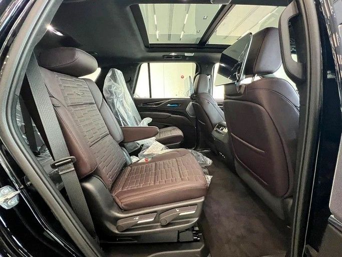 Новый Cadillac Escalade V, 6.2 л, 2024 в Шардже от First Choice Cars Черный цвет. GCC | AUTO.AE