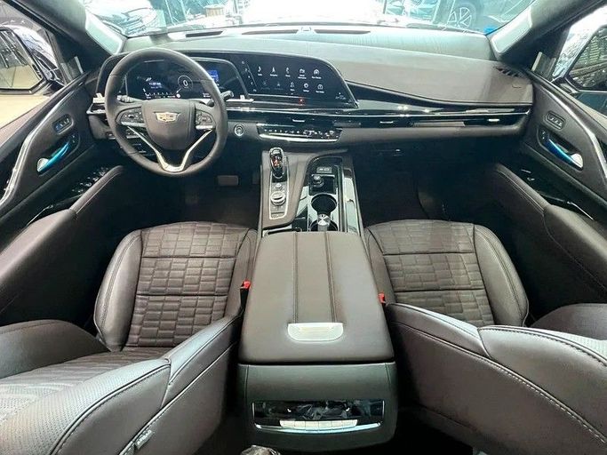 Новый Cadillac Escalade V, 6.2 л, 2024 в Шардже от First Choice Cars Черный цвет. GCC | AUTO.AE