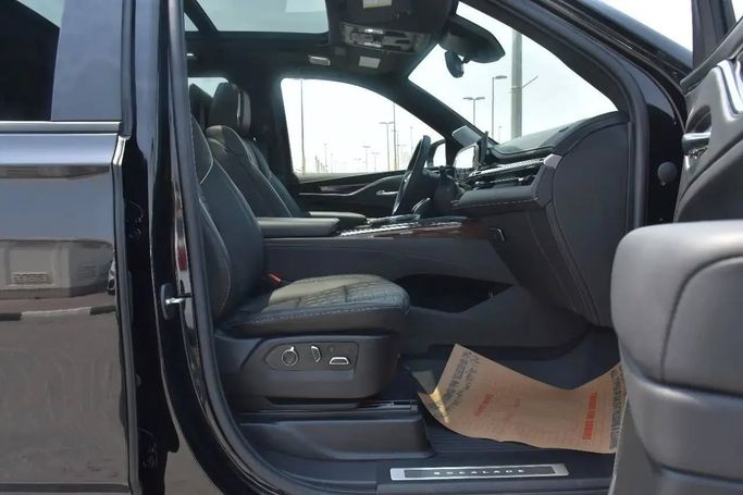 Used Cadillac Escalade V, 6.2 l, 2021 in Sharjah by Alfaris Used Cars, Black color. Other | AUTO.AE