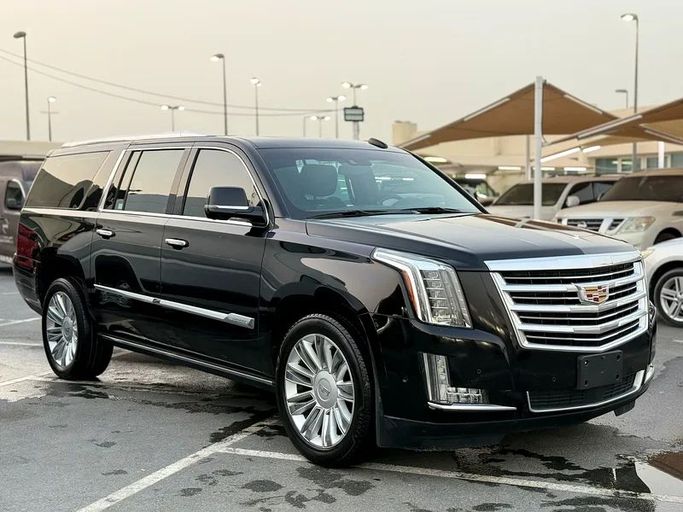 Подержанный Cadillac Escalade IV, 6.2 л, 2019 в Шардже от Hamsat Waad Черный цвет. GCC | AUTO.AE