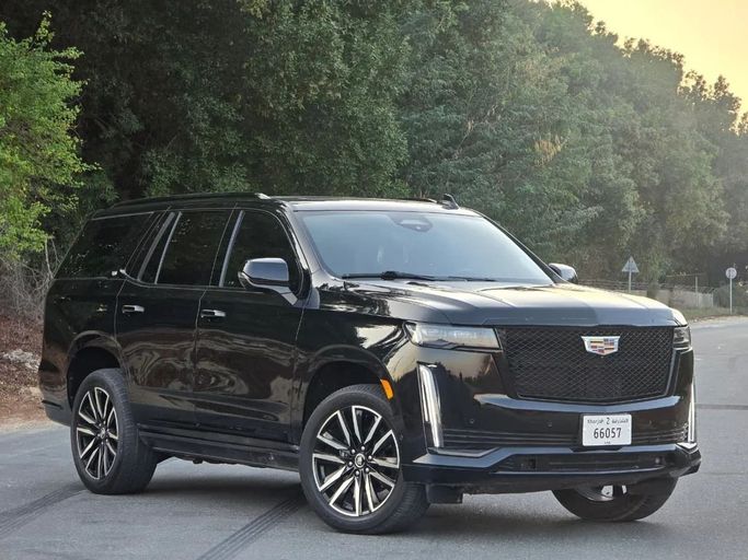 Подержанный Cadillac Escalade V, 6.2 л, 2022 в Шардже от Al Jana Used Cars Черный цвет. GCC | AUTO.AE
