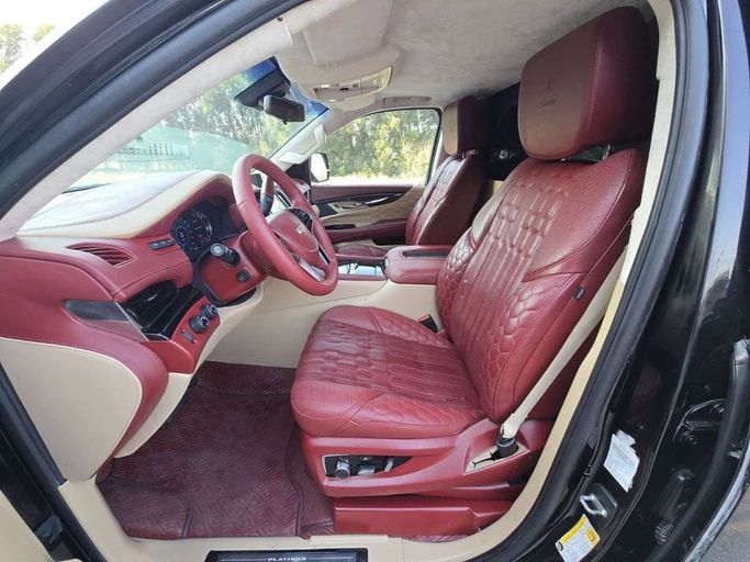 Подержанный Cadillac Escalade ESV IV, 6.2 л, 2018 в Шардже от Al Jana Used Cars Черный цвет. GCC | AUTO.AE