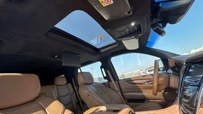 Used Cadillac Escalade IV, 6.2 l, 2017 in Sharjah by Halla Cars, White color. GCC Specs | AUTO.AE