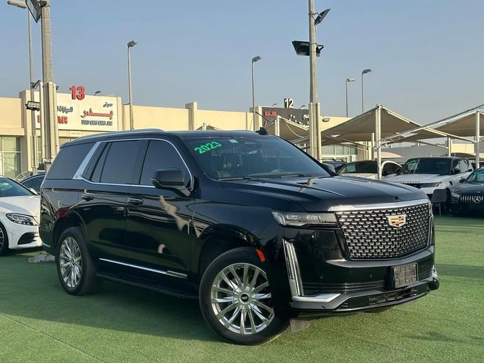 Подержанный Cadillac Escalade V, 3.0 л, 2023 в Шардже от Badar Used Cars Черный цвет.  | AUTO.AE