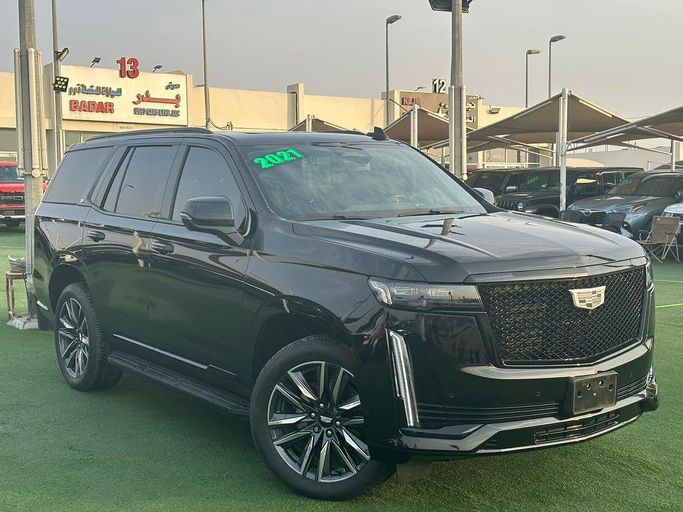 Подержанный Cadillac Escalade V, 6.2 л, 2021 в Шардже от Badar Used Cars Черный цвет.  | AUTO.AE