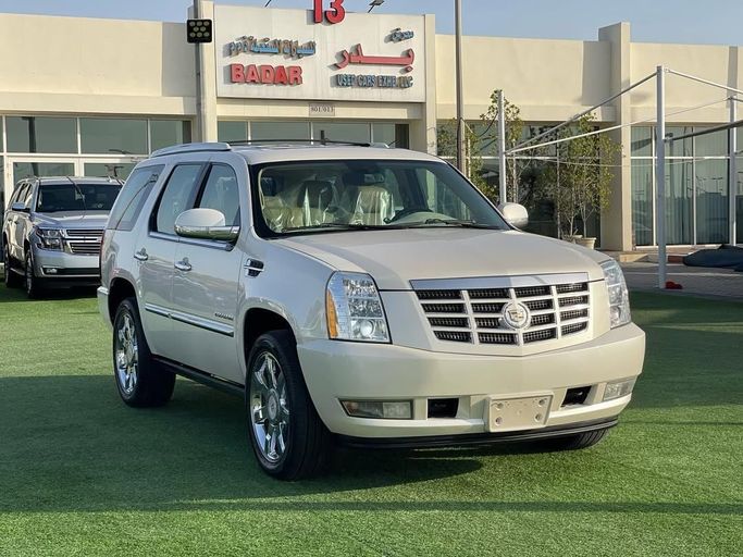Used Cadillac Escalade III, 6.2 l, 2012 in Sharjah by Badar Used Cars, Tan color.  | AUTO.AE