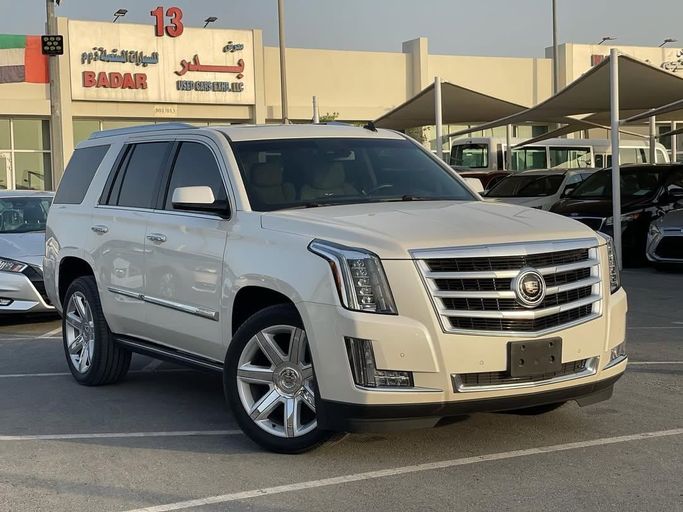 Used Cadillac Escalade IV, 6.2 l, 2015 in Sharjah by Badar Used Cars, White color.  | AUTO.AE
