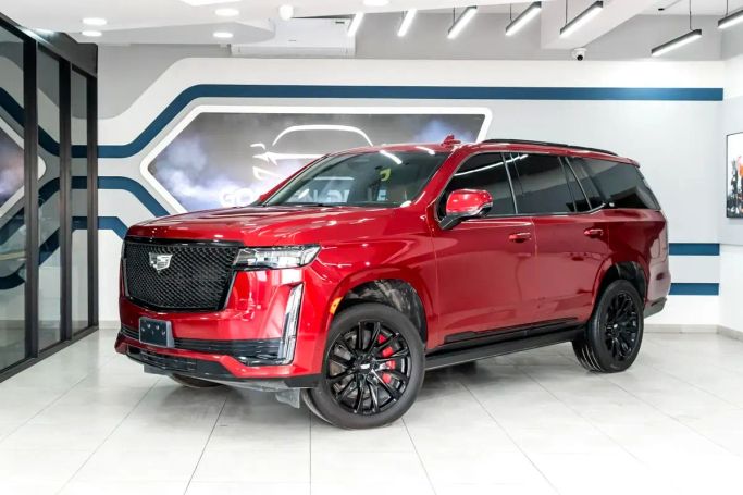 Used Cadillac Escalade V, 3.0 l, 2023 in Sharjah by Golden Desert Used Car, Red color.  | AUTO.AE | Listing #263089