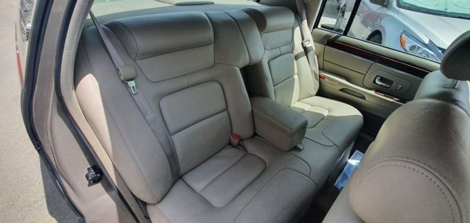 Новый Cadillac Fleetwood II, 5.7 л, 1996 в Шардже от Ishtar Used Cars Бежевый цвет. Other | AUTO.AE