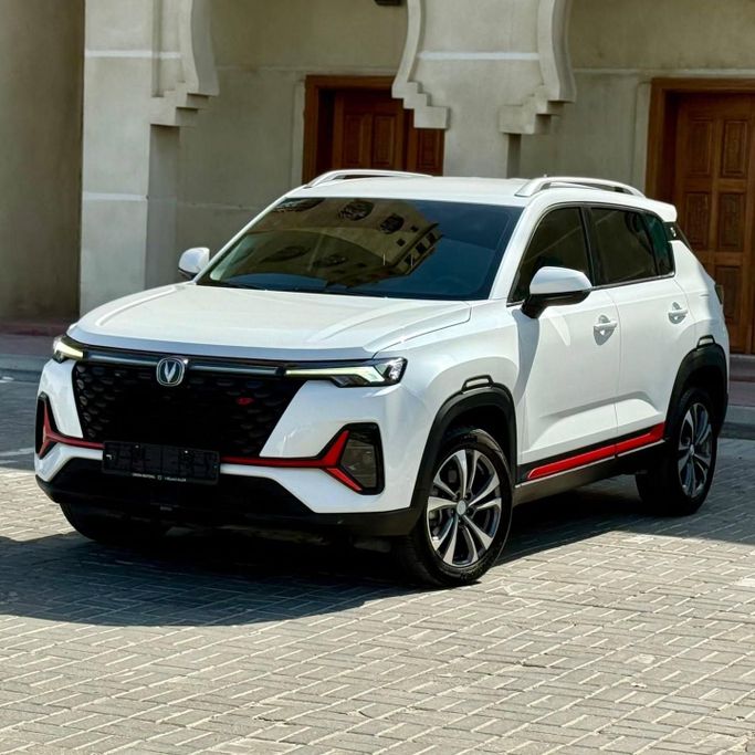 Подержанный Changan CS35PLUS I Рестайлинг, 1.6 л, 2025 в Шардже от Sarmad Cars Белый цвет.  | AUTO.AE