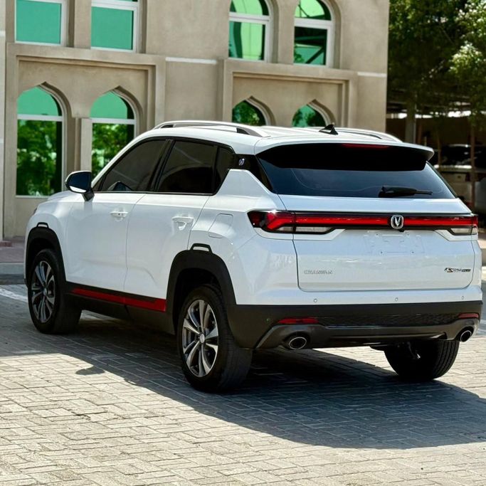 Подержанный Changan CS35PLUS I Рестайлинг, 1.6 л, 2025 в Шардже от Sarmad Cars Белый цвет.  | AUTO.AE