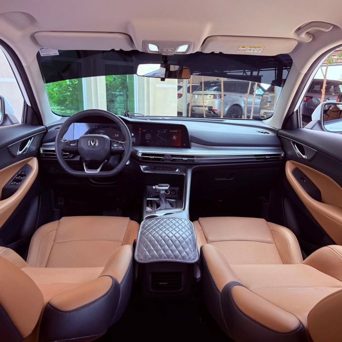 Подержанный Changan CS35PLUS I Рестайлинг, 1.6 л, 2025 в Шардже от Sarmad Cars Белый цвет.  | AUTO.AE