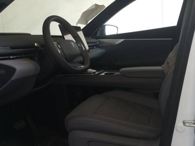 Подержанный Changan Deepal S05, 1.5 л, 2025 в Шардже от Alfaris Used Cars Белый цвет. Other | AUTO.AE