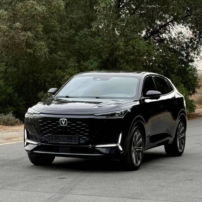 Подержанный Changan UNI-K, 1.5 л, 2023 в Шардже от Sarmad Cars Черный цвет. GCC | AUTO.AE