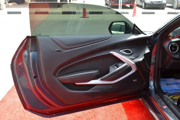 Used Chevrolet Camaro VI Facelift, 6.2 l, 2019 in Sharjah by Wadishee Used Cars, Grey color. Korean Specs | AUTO.AE