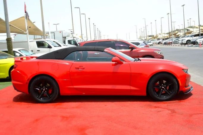 Used Chevrolet Camaro VI Facelift, 2.0 l, 2020 in Sharjah by Wadishee Used Cars, Red color. American Specs | AUTO.AE