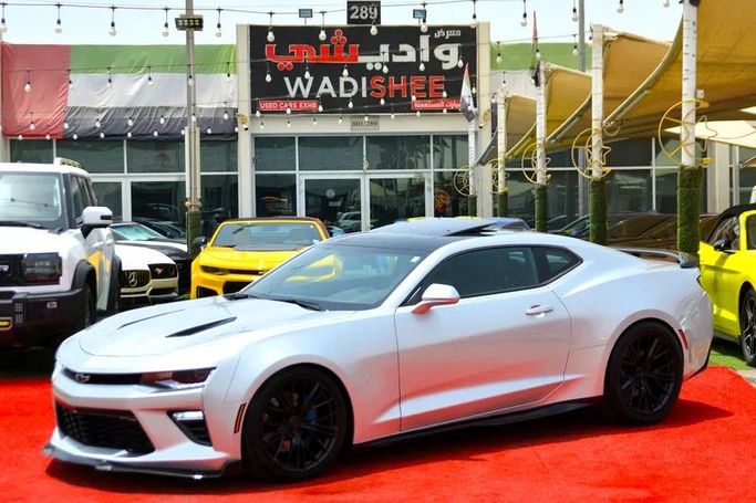 Used Chevrolet Camaro VI, 6.2 l, 2018 in Sharjah by Wadishee Used Cars, White color. American Specs | AUTO.AE