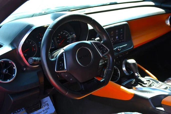 Used Chevrolet Camaro VI Facelift, 6.2 l, 2022 in Sharjah by Wadishee Used Cars, Black color. American Specs | AUTO.AE