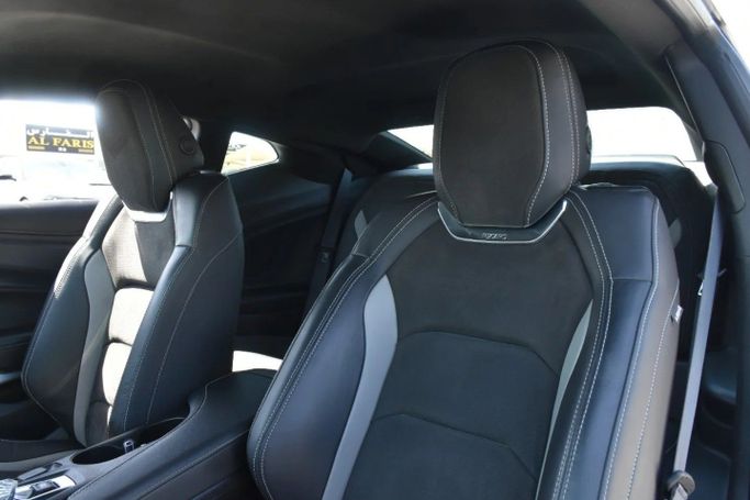 Подержанный Chevrolet Camaro VI Рестайлинг, 3.6 л, 2024 в Шардже от Alfaris Used Cars Черный цвет. Other | AUTO.AE