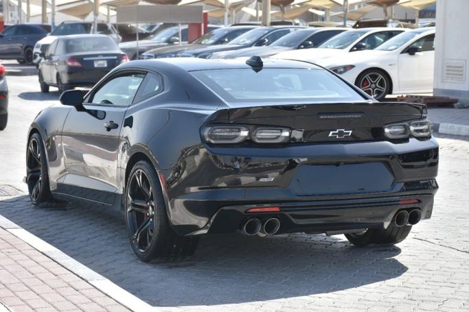 Подержанный Chevrolet Camaro VI Рестайлинг, 3.6 л, 2024 в Шардже от Alfaris Used Cars Черный цвет. Other | AUTO.AE