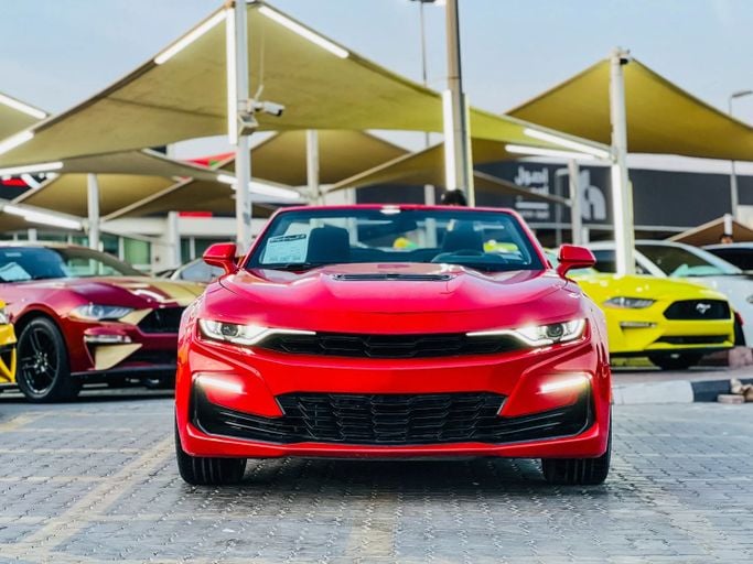 Подержанный Chevrolet Camaro LT1 VI Рестайлинг, 6.2 л, 2022 в Шардже от Kandy Cars Красный цвет. Американская | AUTO.AE