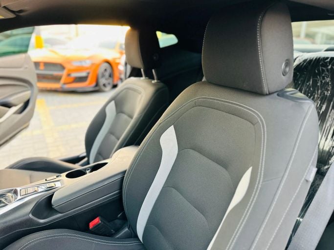 Подержанный Chevrolet Camaro SS VI Рестайлинг, 6.2 л, 2020 в Шардже от Kandy Cars Черный цвет. Американская | AUTO.AE